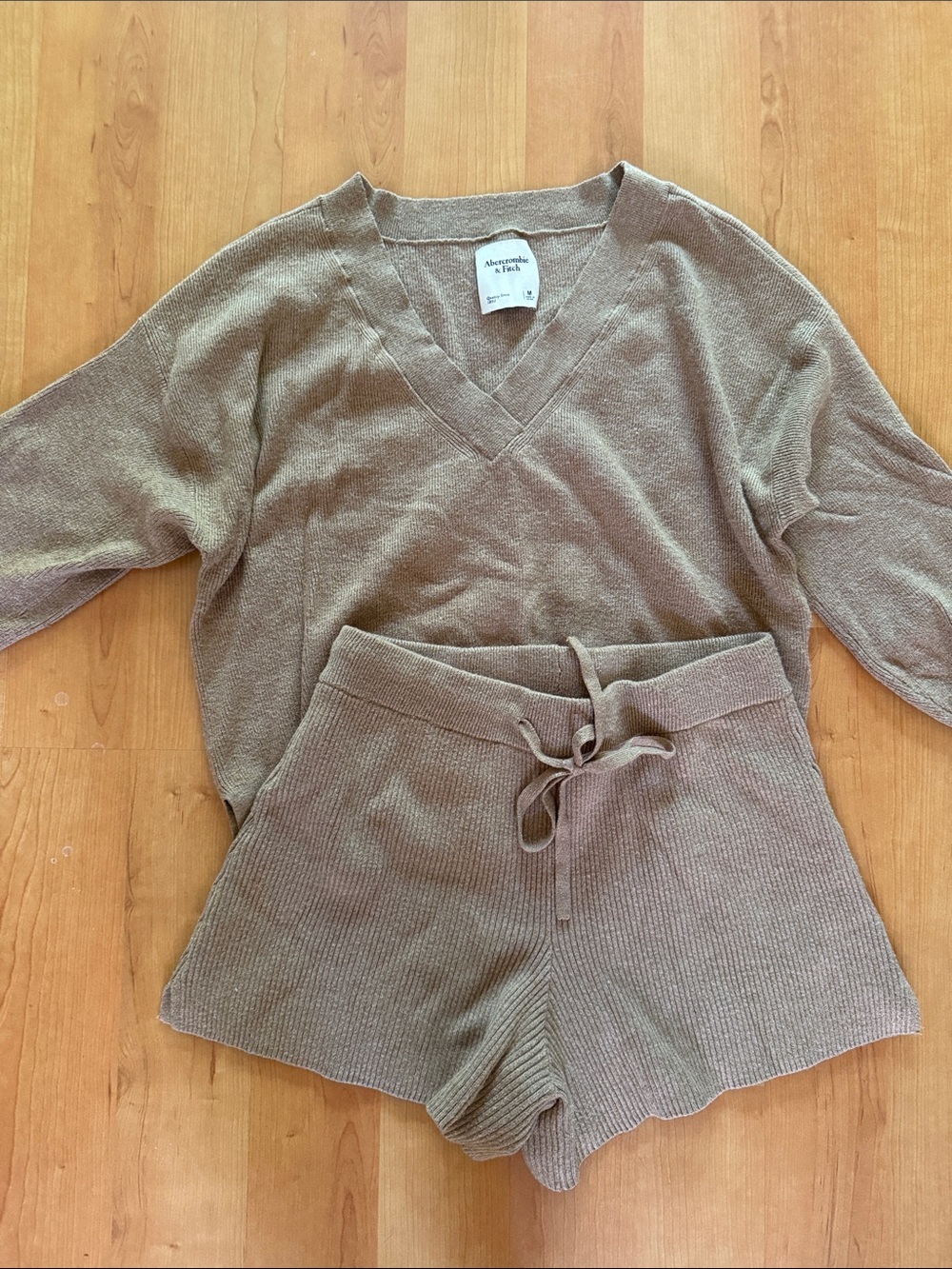 Abercrombie & Fitch Taupe Knit V-Neck Sweater and Shorts Set - Picture 1 of 5